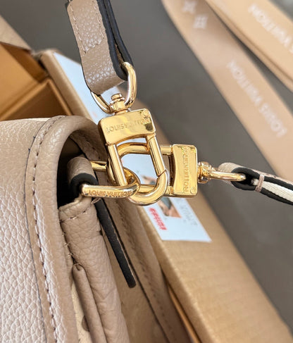 Fashion Clover Crossbody Bag