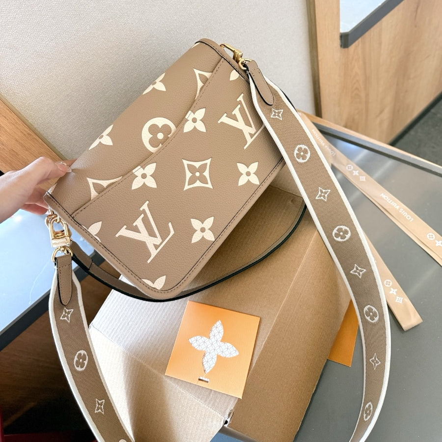 Fashion Clover Crossbody Bag