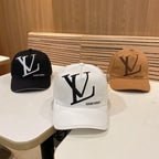 Fashionable four-leaf clover letter baseball cap