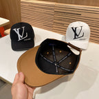 Fashionable four-leaf clover letter baseball cap