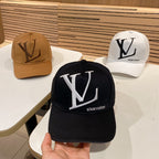 Fashionable four-leaf clover letter baseball cap