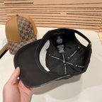 Fashionable four-leaf clover letter baseball cap