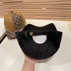 Fashionable four-leaf clover letter baseball cap