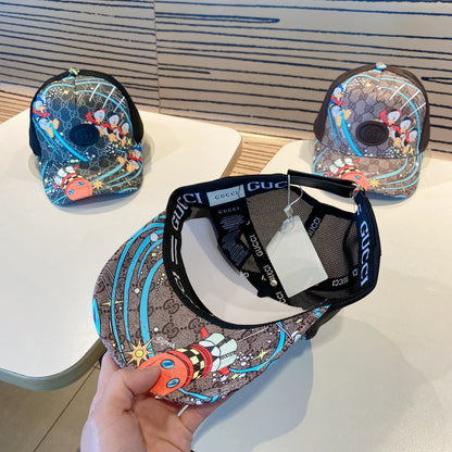 Fashionable four-leaf clover letter baseball cap