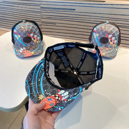 Fashionable four-leaf clover letter baseball cap