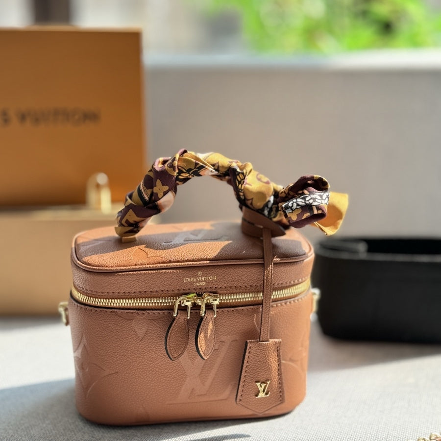 Fashion Clover Letter Handbag