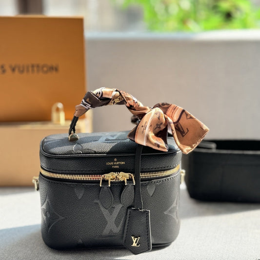 Fashion Clover Letter Handbag