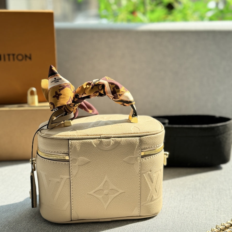 Fashion Clover Letter Handbag