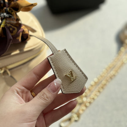 Fashion Clover Letter Handbag