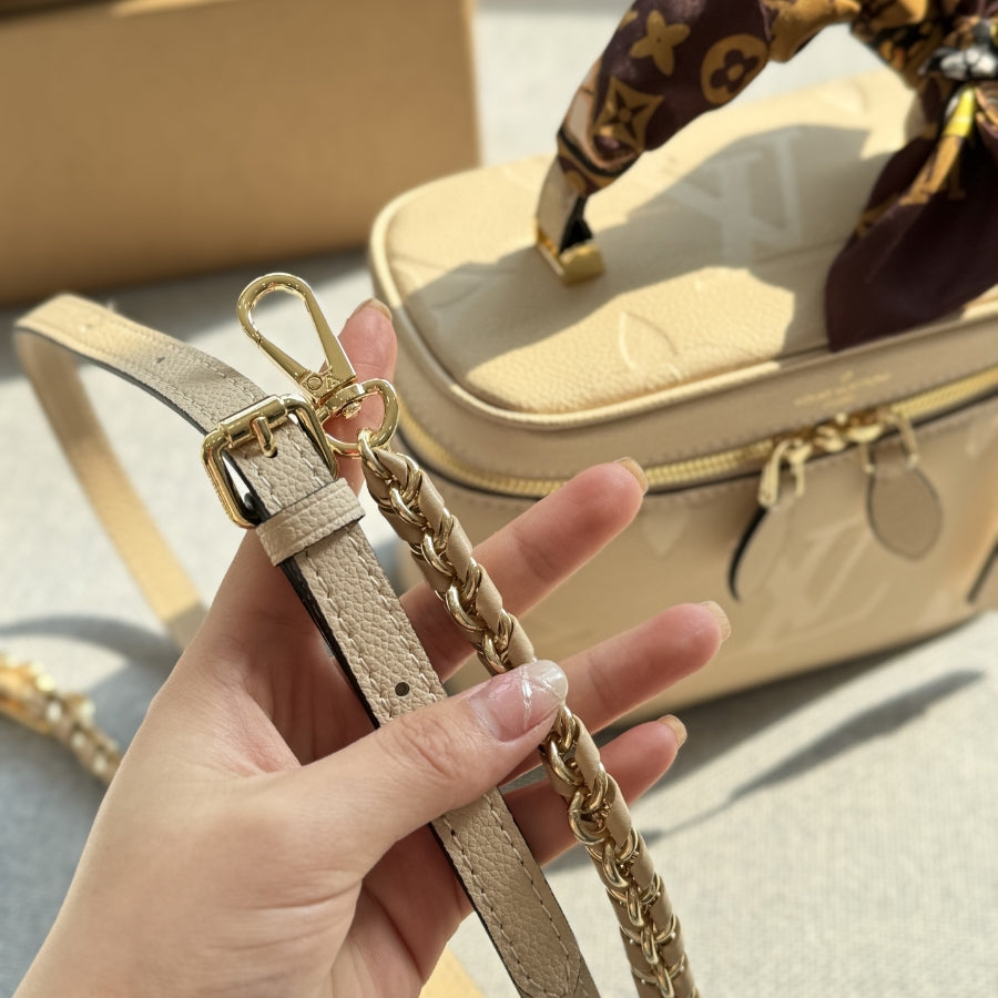 Fashion Clover Letter Handbag