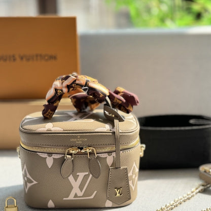 Fashion four-leaf clover letter handbag