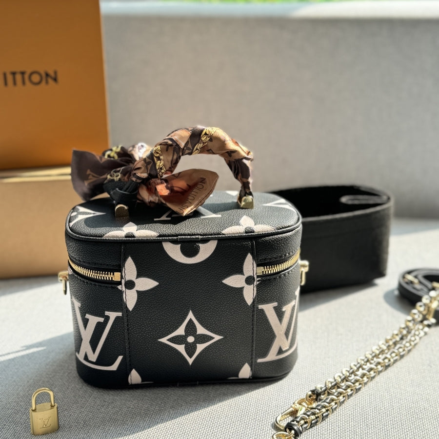 Fashion four-leaf clover letter handbag