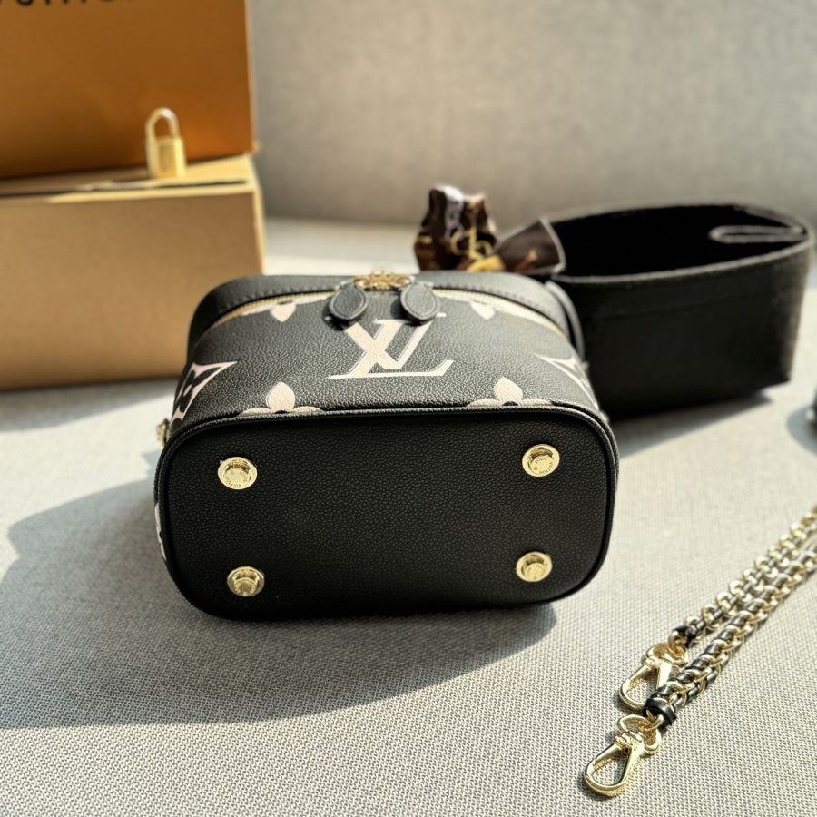 Fashion four-leaf clover letter handbag