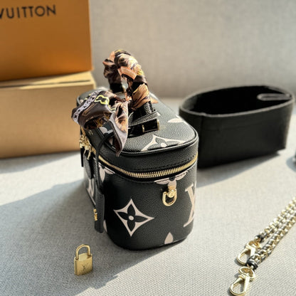 Fashion four-leaf clover letter handbag