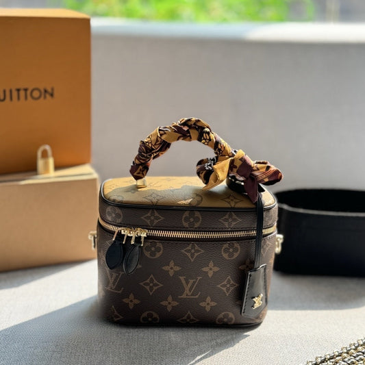 Fashion Clover Letter Handbag