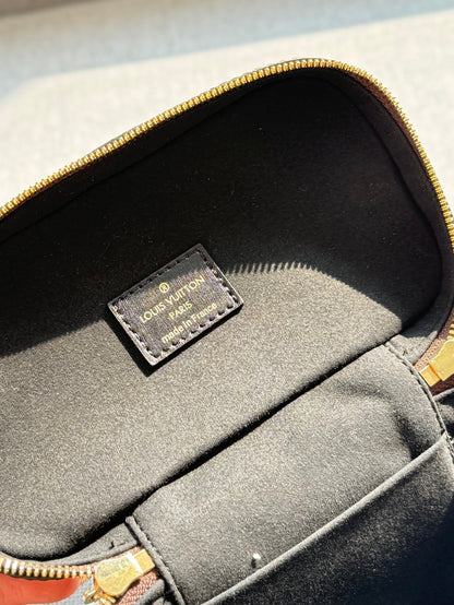 Fashion Clover Letter Handbag