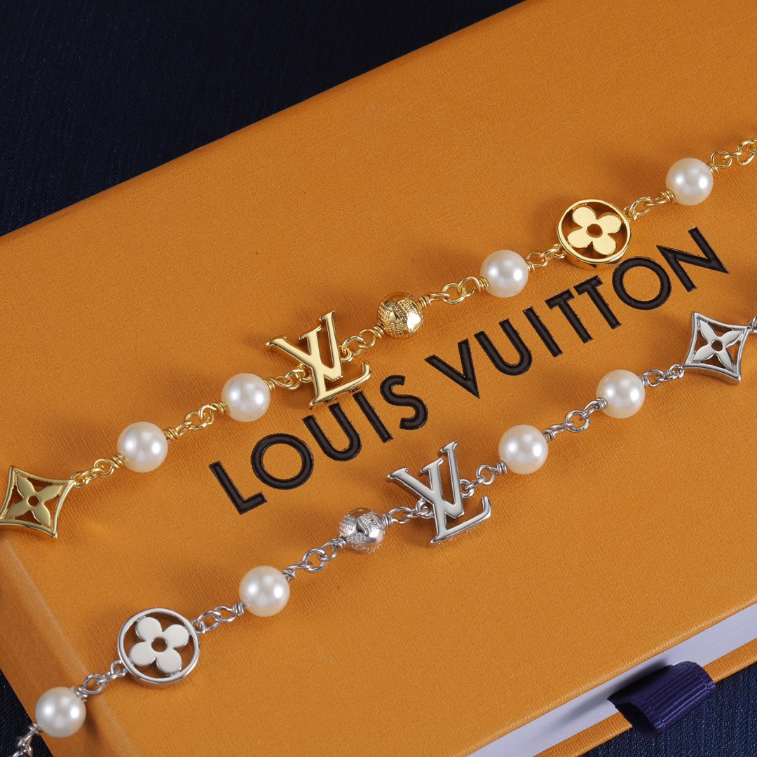 Fashion four-leaf clover pearl bracelet