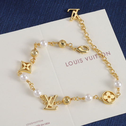 Fashion four-leaf clover pearl bracelet