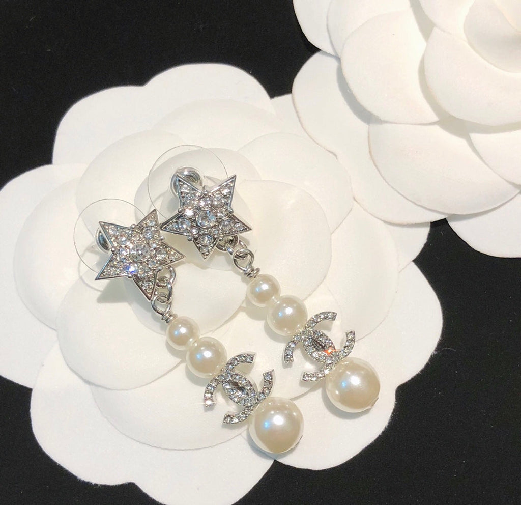 Fashion CC pendant pearl earrings