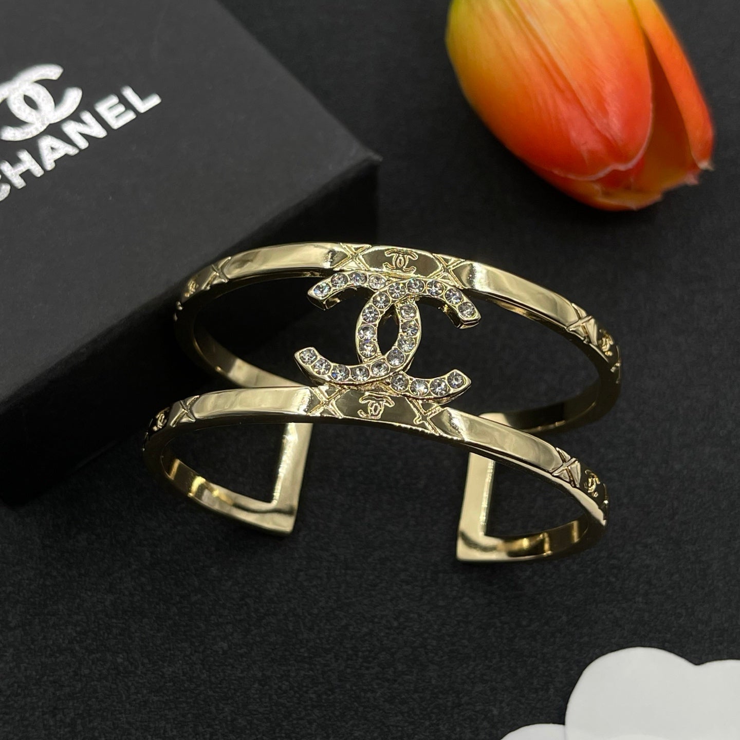 Fashion CC bracelet