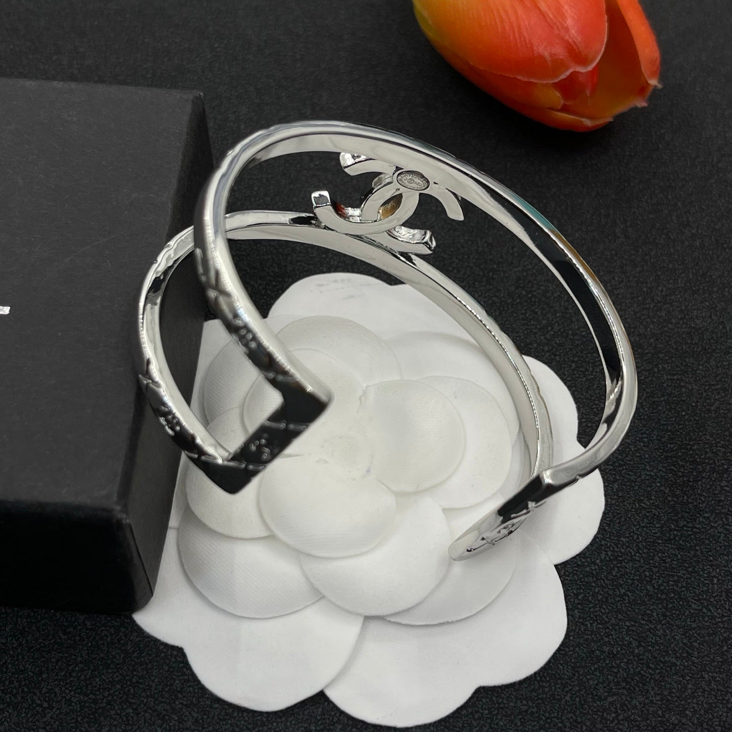 Fashion CC bracelet
