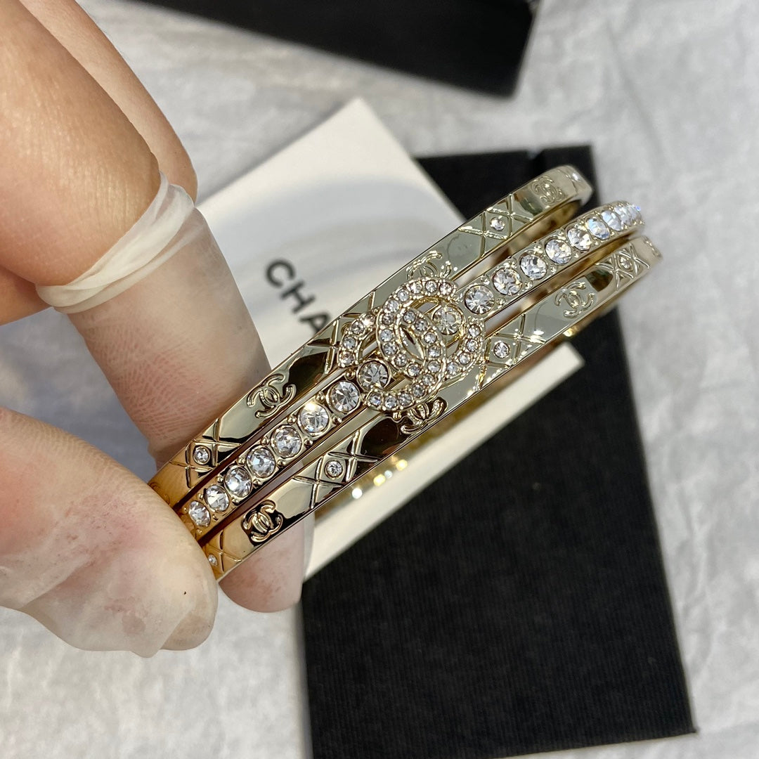 Fashion CC rhinestone bracelet