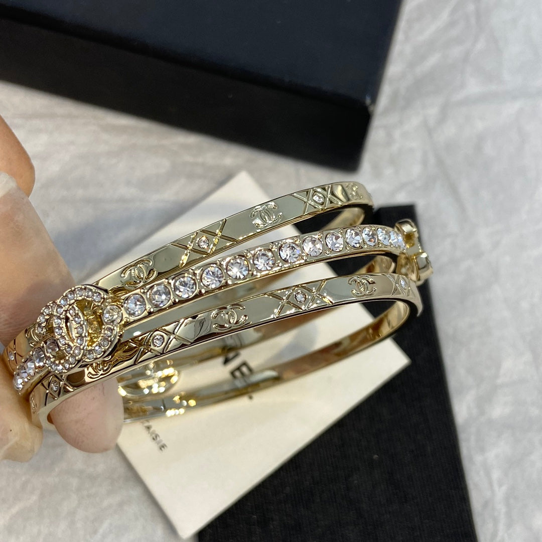 Fashion CC rhinestone bracelet