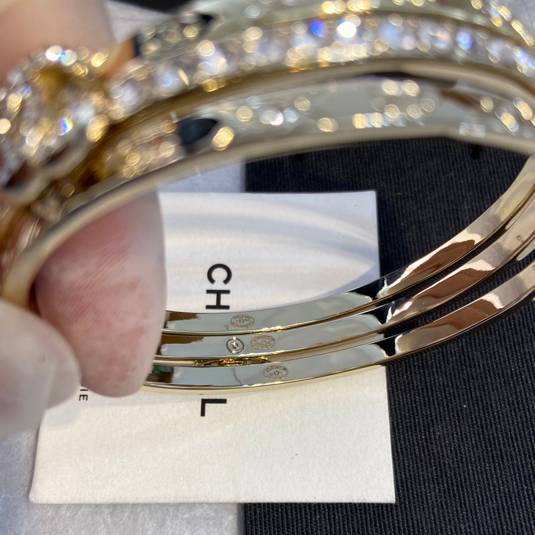 Fashion CC rhinestone bracelet