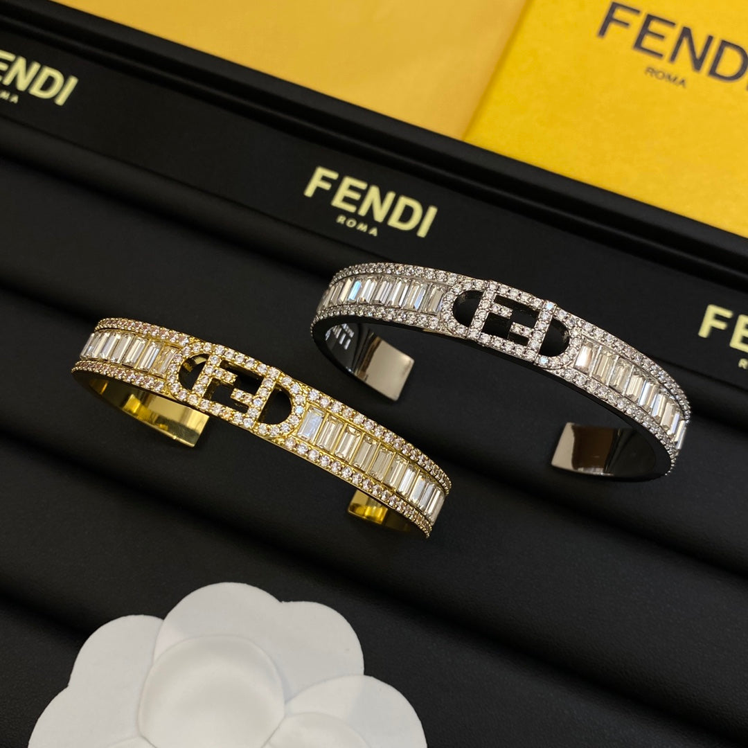 Fashionable FF Bracelet