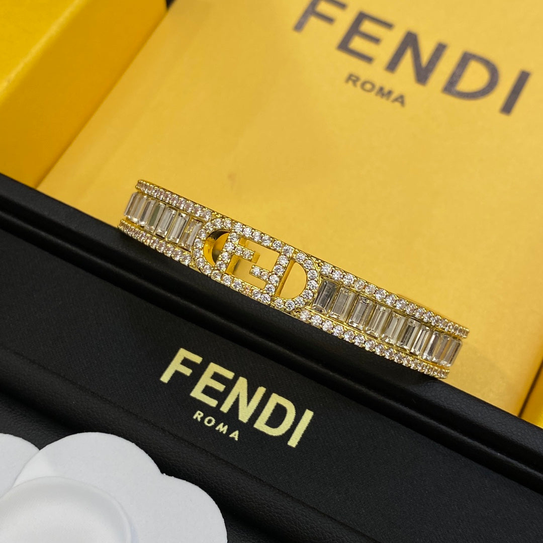 Fashionable FF Bracelet