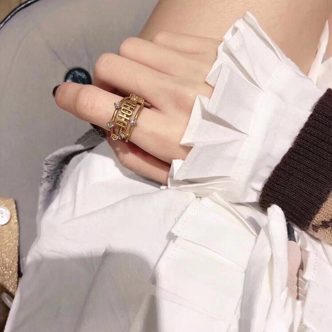 CD Hollow Rhinestone Ring