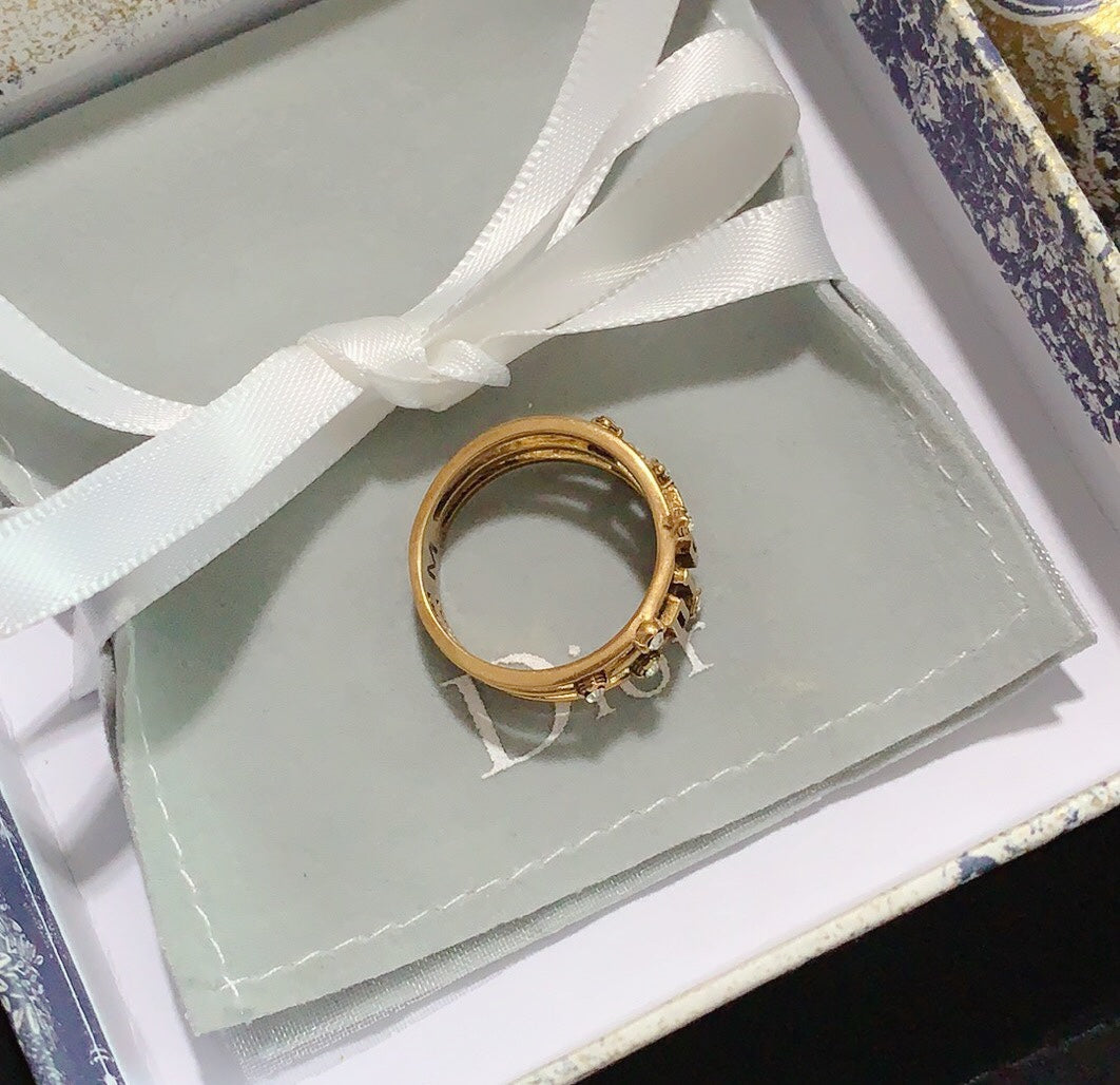 CD Hollow Rhinestone Ring