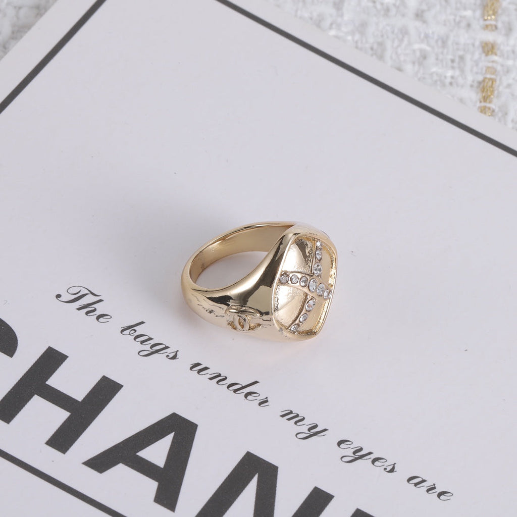 CC Classic Rhinestone Ring