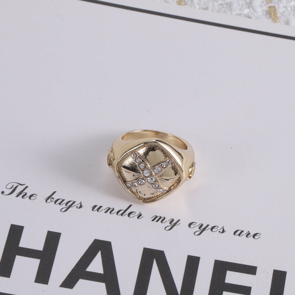 CC Classic Rhinestone Ring