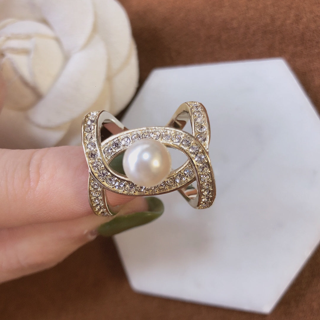 CC Rhinestone Pearl Ring