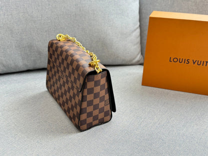 Fashionable Four-Leaf Clover Crossbody Bag