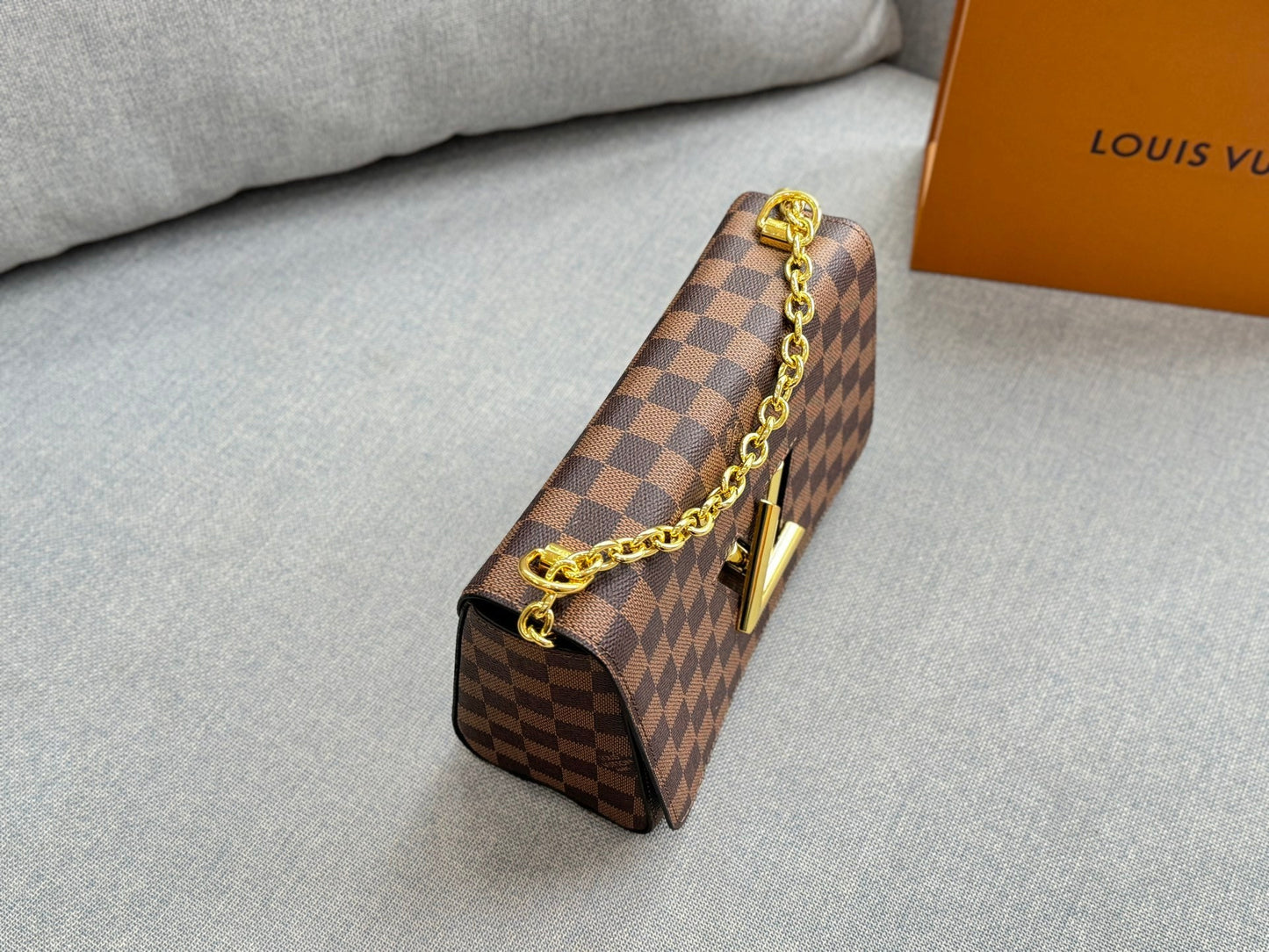 Fashionable Four-Leaf Clover Crossbody Bag