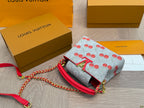 Fashionable Four-Leaf Clover Crossbody Bag