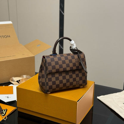 Fashionable Four-Leaf Clover Handbag