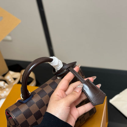 Fashionable Four-Leaf Clover Handbag