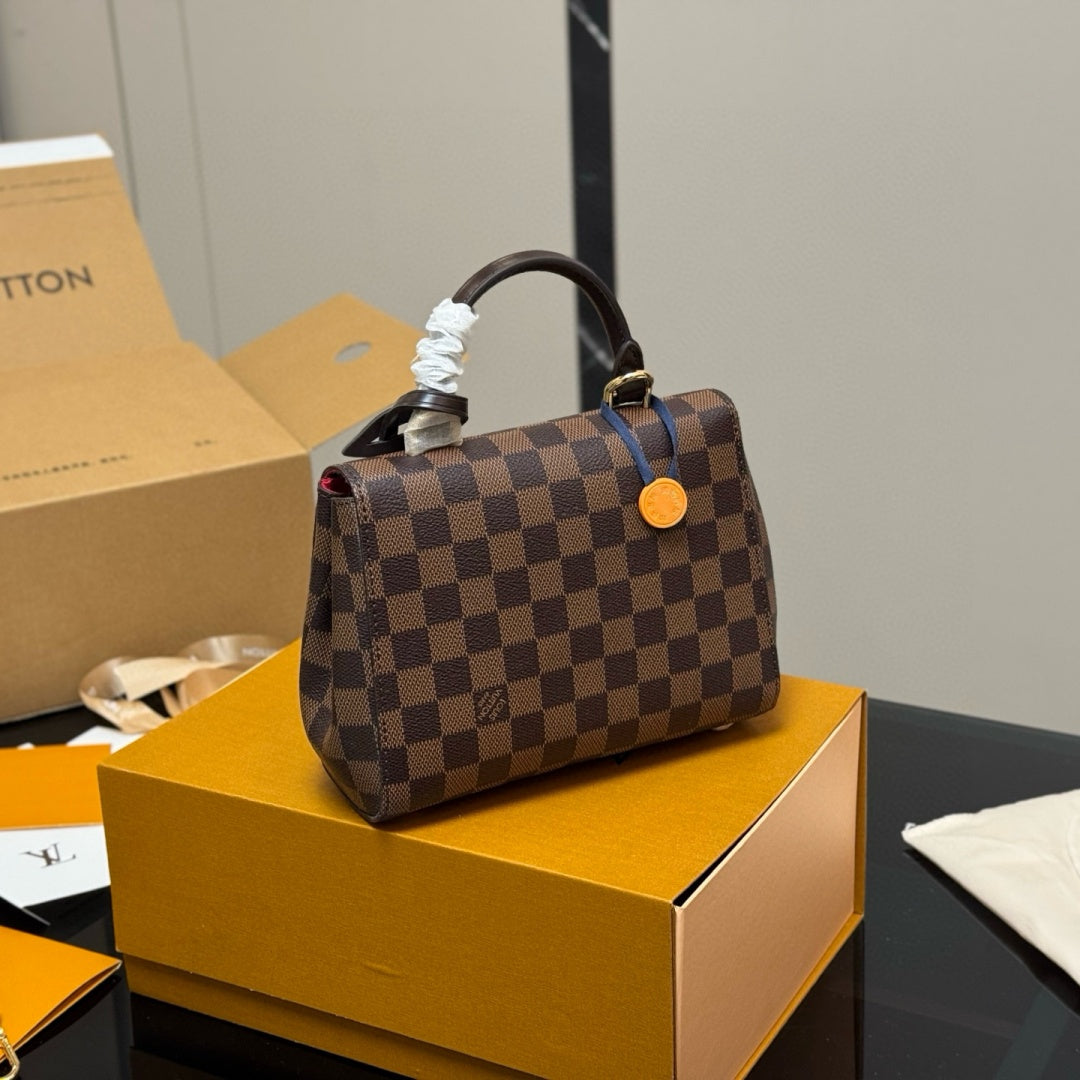 Fashionable Four-Leaf Clover Handbag