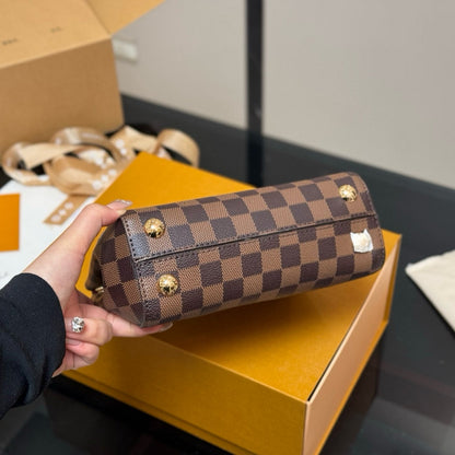 Fashionable Four-Leaf Clover Handbag