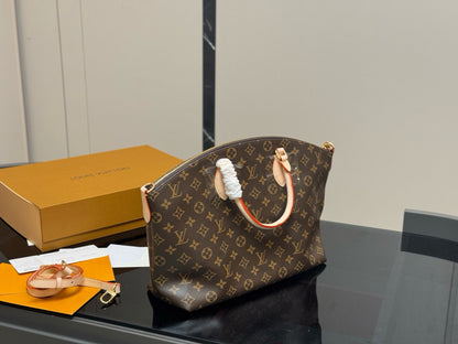 Fashionable Four-Leaf Clover Handbag