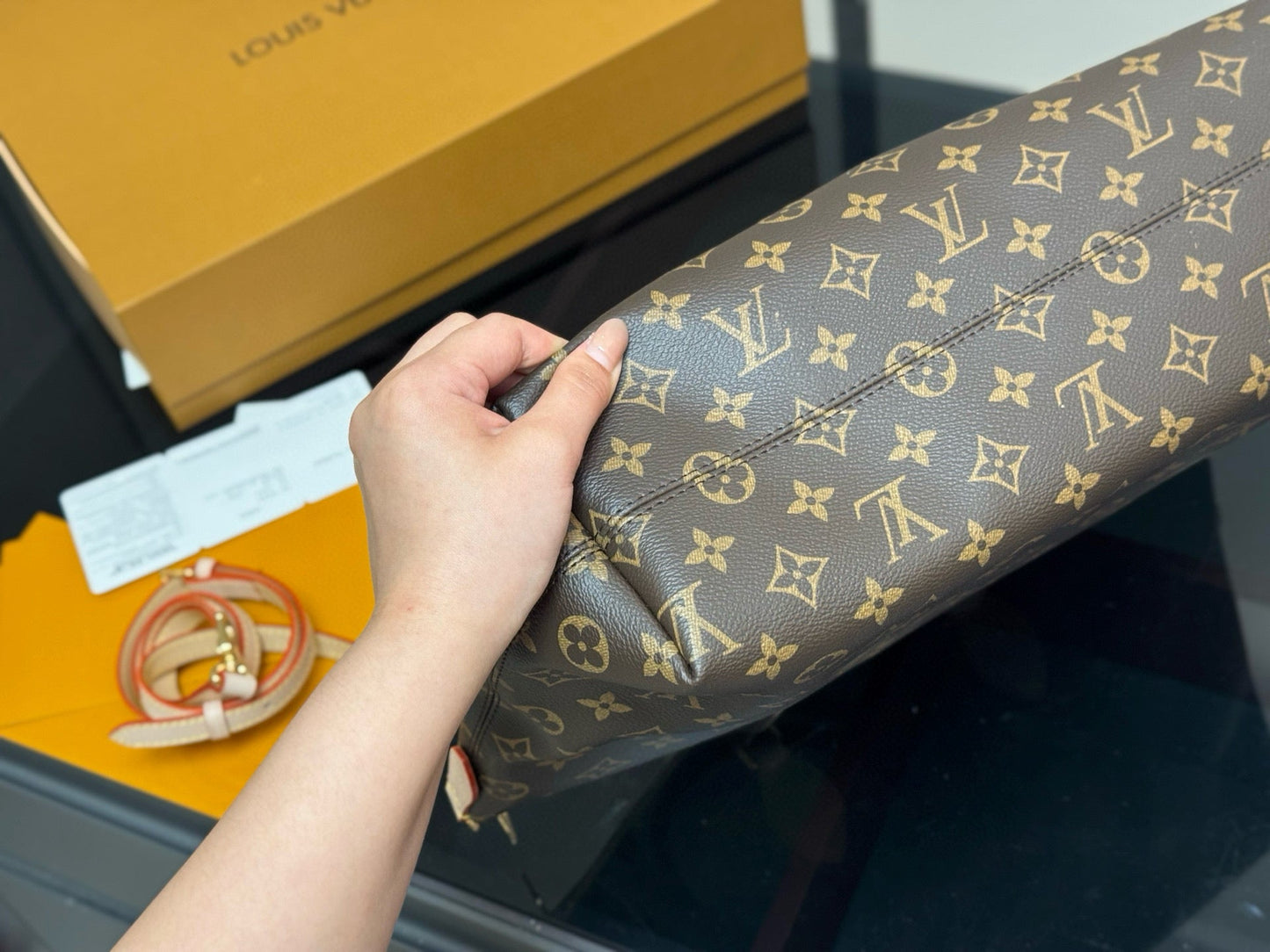 Fashionable Four-Leaf Clover Handbag