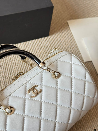 Fashionable CC Crossbody Handbag