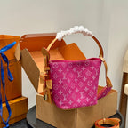 Fashionable Four-Leaf Clover Shoulder Bag