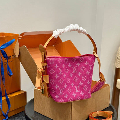 Fashionable Four-Leaf Clover Shoulder Bag