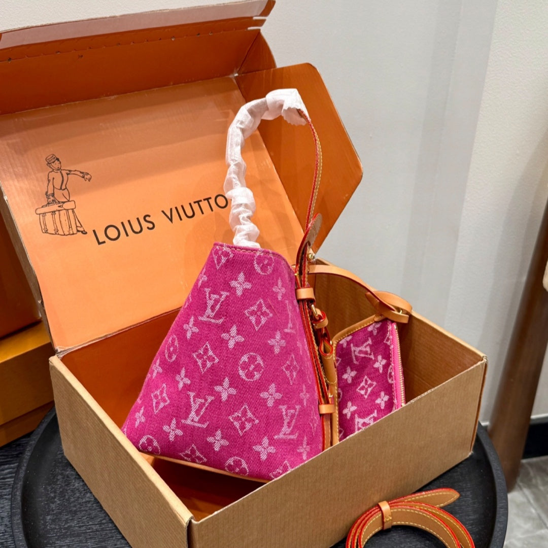 Fashionable Four-Leaf Clover Shoulder Bag