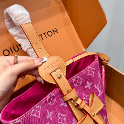 Fashionable Four-Leaf Clover Shoulder Bag