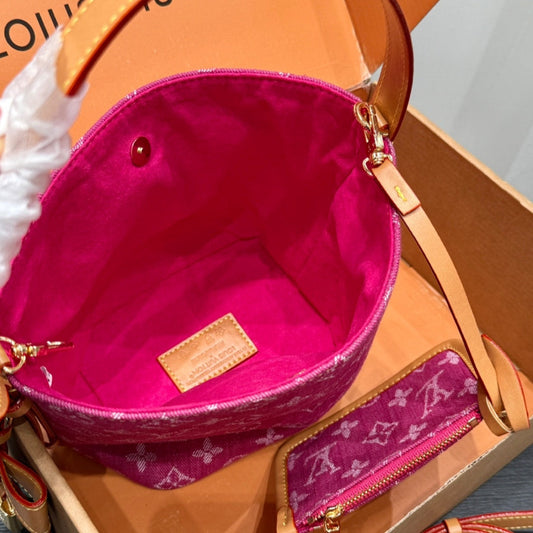 Fashionable Four-Leaf Clover Shoulder Bag